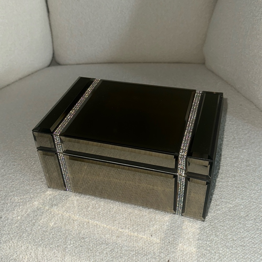 Tahari Mirrored Bling Jewelry Box